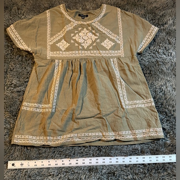 Green with cream stitching size medium dress - Picture 5 of 6